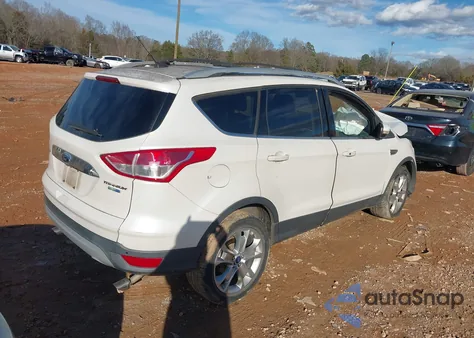 2014 Ford Escape Titanium z USA, uszkodzony, nr VIN 1FMCU9JX9EUB53327